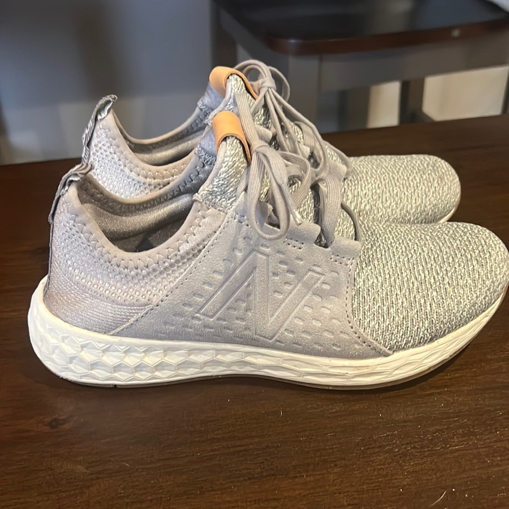 New balance fresh foam gray/white